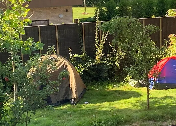 Appartement Lovely Bright Basement With Tea Kitchen Århus